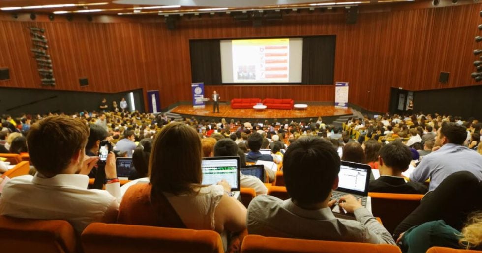Σαμποτάρουν τις διεθνείς συνεργασίες των ελληνικών ΑΕΙ